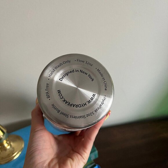 New Hydrapeak Artisan 32oz Insulated Water Bottles with Straw Lid - Picture 5 of 5